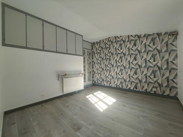 A 15 MN NORD CHAMBLY, MAISON BOURGEOISE DE 150 M² HAB AVEC GARAGES ET DEPENDANCE SUR UN TERRAIN CLOS DE 800 M² Chambly (60230)
