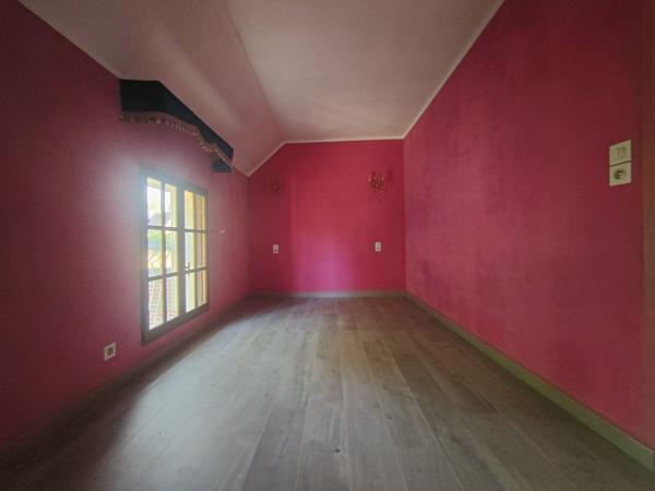 A 15 MN NORD CHAMBLY, MAISON BOURGEOISE DE 150 M² HAB AVEC GARAGES ET DEPENDANCE SUR UN TERRAIN CLOS DE 800 M² Chambly (60230)
