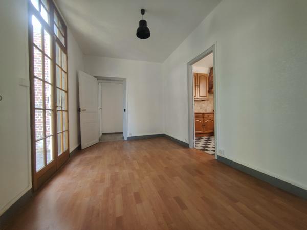 A 15 MN NORD CHAMBLY, MAISON BOURGEOISE DE 150 M² HAB AVEC GARAGES ET DEPENDANCE SUR UN TERRAIN CLOS DE 800 M² Chambly (60230)
