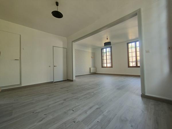 A 15 MN NORD CHAMBLY, MAISON BOURGEOISE DE 150 M² HAB AVEC GARAGES ET DEPENDANCE SUR UN TERRAIN CLOS DE 800 M² Chambly (60230)