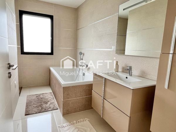 Maison contemporaine 4 chambres possibilité 5ème