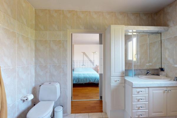 Maison 218 m² avec piscine et terrain de 3 383 m², nord-ouest de Saintes