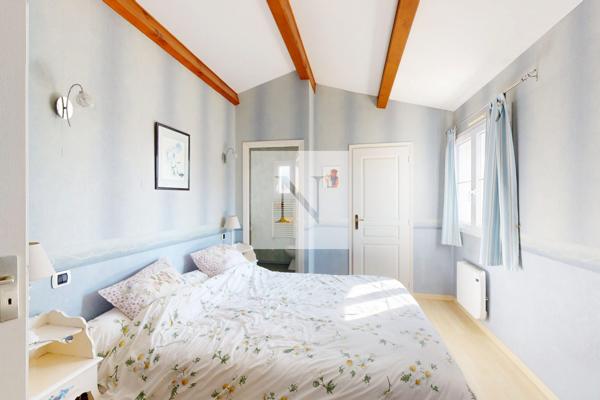 Maison 218 m² avec piscine et terrain de 3 383 m², nord-ouest de Saintes