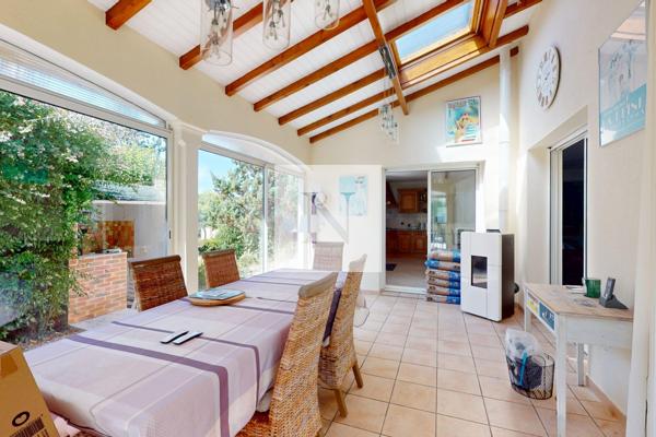 Maison 218 m² avec piscine et terrain de 3 383 m², nord-ouest de Saintes
