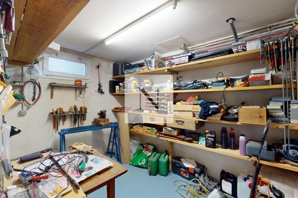 Maison 218 m² avec piscine et terrain de 3 383 m², nord-ouest de Saintes
