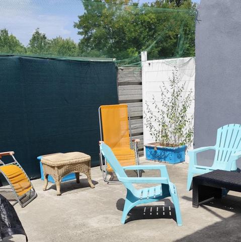 Situé à Mulhouse, dans une petite copropriété, appartement T2 de 54.35 m², vendu loué, proche des axes routiers, proches des commerces