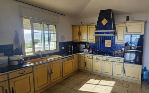 Maison à vendre    7 pièces • 179 m2 Saint-Paul