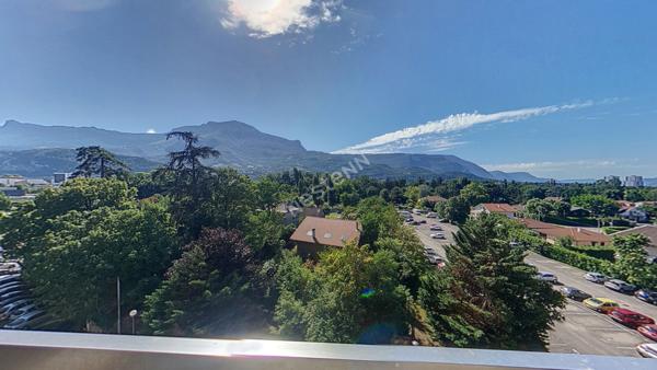 A VENDRE- Bel appartement sans vis à vis de 93 m² - GRENOBLE sur Libération.