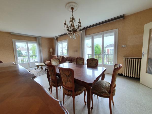 Poitiers (86000) Maison familiale, 5 chambres, garage et jardin