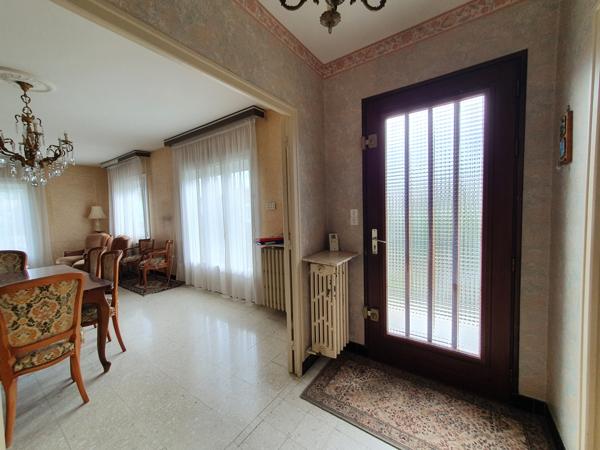 Poitiers (86000) Maison familiale, 5 chambres, garage et jardin