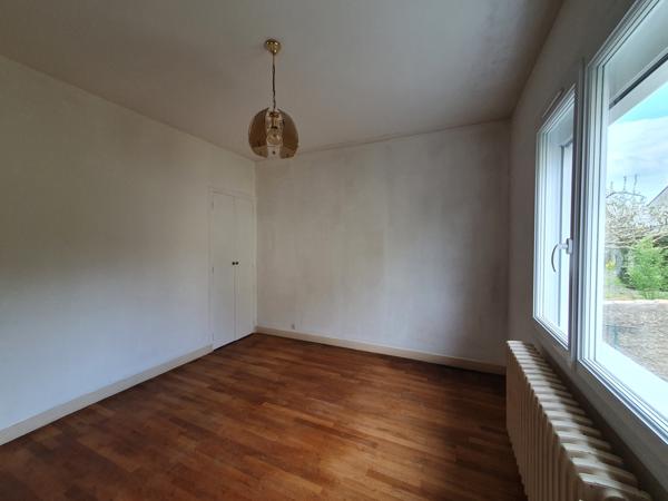 Poitiers (86000) Maison familiale, 5 chambres, garage et jardin