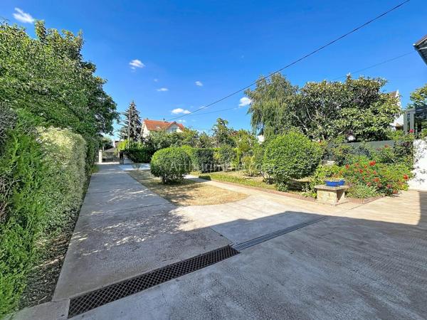 Vente                                                      Maison
                        
                     4 pièces                      64 m2                     à Yerres