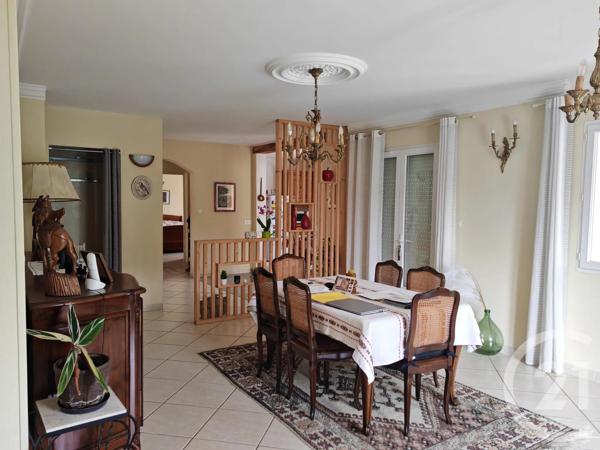 Maison à vendre  7 pièces - 195 m 2   FOIX  - 09