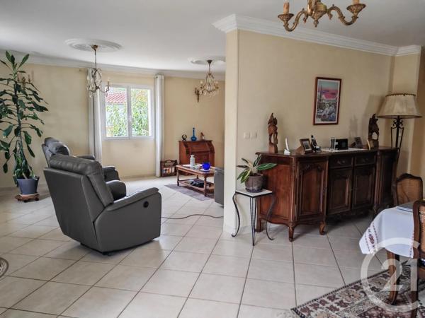 Maison à vendre  7 pièces - 195 m 2   FOIX  - 09