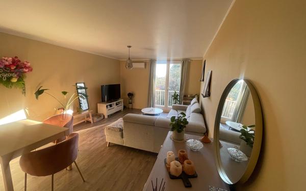 Appartement à vendre    2 pièces • 50 m2 La Seyne-sur-Mer