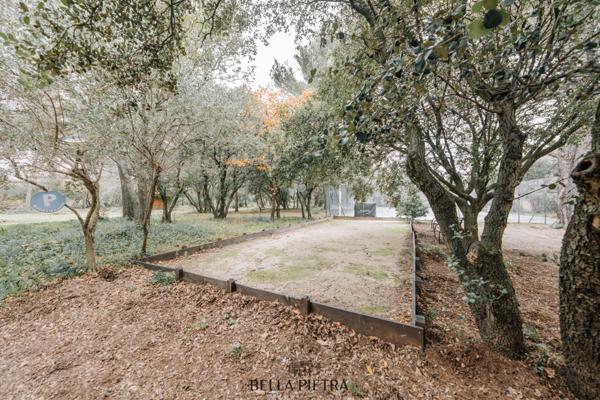 Aix-en-Provence (13080) Domaine de 351m² habitables sur un parc de 1,5ha