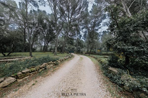 Aix-en-Provence (13080) Domaine de 351m² habitables sur un parc de 1,5ha