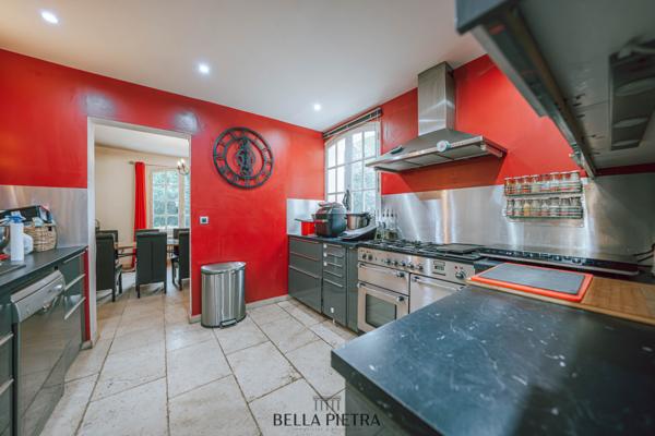 Aix-en-Provence (13080) Domaine de 351m² habitables sur un parc de 1,5ha