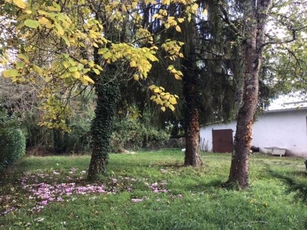 Ancienne salle des fêtes idéal pour association, stockage…..