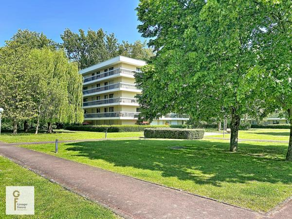 Garage fermé en sous sol dans une résidence sécurisé