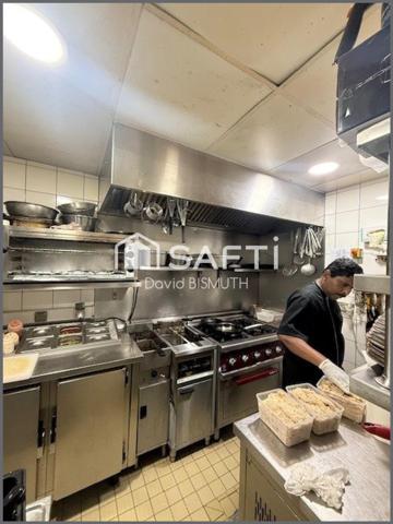 A VENDRE - LEVALLOIS CENTRE – RESTAURANT D’EXCEPTION EMPLACEMENT N°1 FACE AU MARCHÉ AVEC APPARTEMENT DE 45 M2 INCLUS DANS LE BAIL