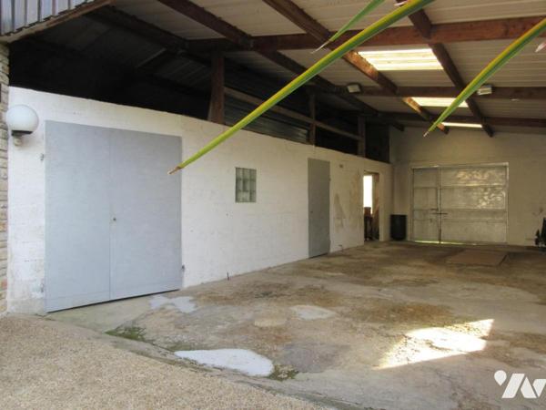 ENSEMBLE DE 2 MAISONS + HANGAR