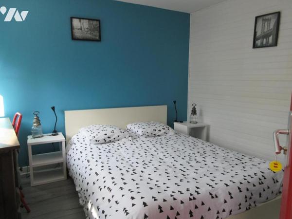ENSEMBLE DE 2 MAISONS + HANGAR