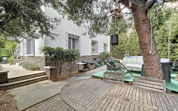 Maison à vendre    6 pièces •  Perpignan