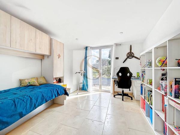 Maison à vendre 10 pièces de 247 m²