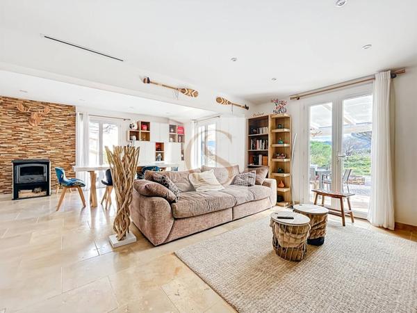 Maison à vendre 10 pièces de 247 m²