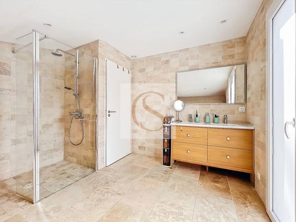 Maison à vendre 10 pièces de 247 m²