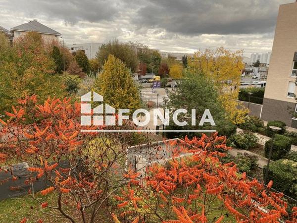 Location Studio 25.1 m² - 23/34 RUE CLAUDE NICOLAS LEDOUX Creteil 94000