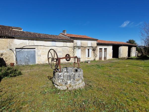 Maison à vendre 7 pièces proche de SAINT HILAIRE DE VILLEFRANCHE (17)
