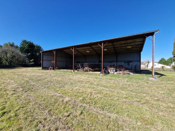 Maison à vendre 7 pièces proche de SAINT HILAIRE DE VILLEFRANCHE (17)