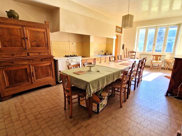 Maison à vendre 7 pièces proche de SAINT HILAIRE DE VILLEFRANCHE (17)