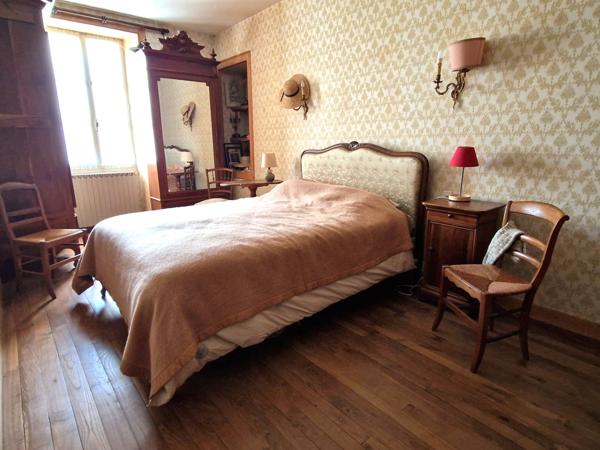 Maison à vendre 7 pièces proche de SAINT HILAIRE DE VILLEFRANCHE (17)