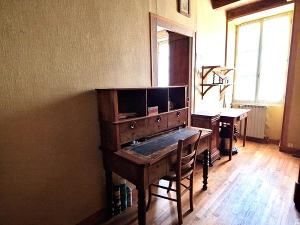 Maison à vendre 7 pièces proche de SAINT HILAIRE DE VILLEFRANCHE (17)