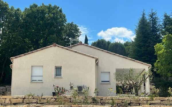 Maison à vendre    4 pièces •  Barjac