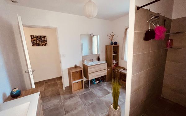 Maison à vendre    4 pièces •  Barjac