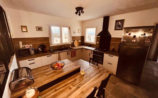 Maison à vendre    4 pièces •  Barjac