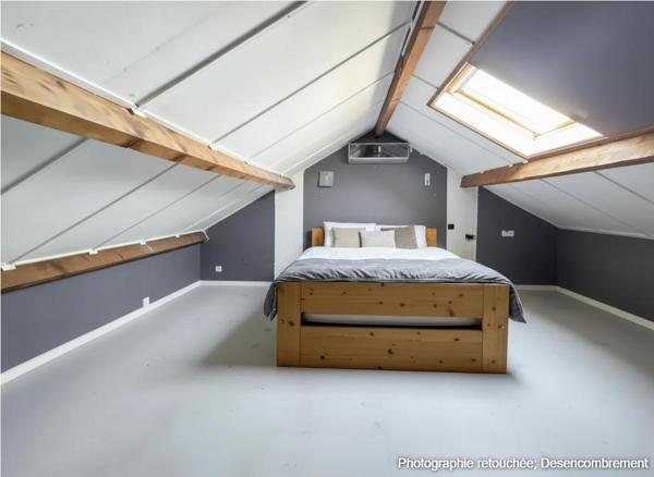 93370 Montfermeil .Maison avec jardin arboré, sous-sol total 60 m²