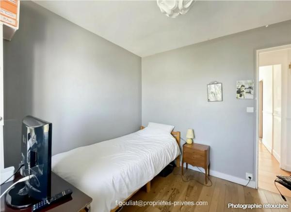 93370 Montfermeil .Maison avec jardin arboré, sous-sol total 60 m²