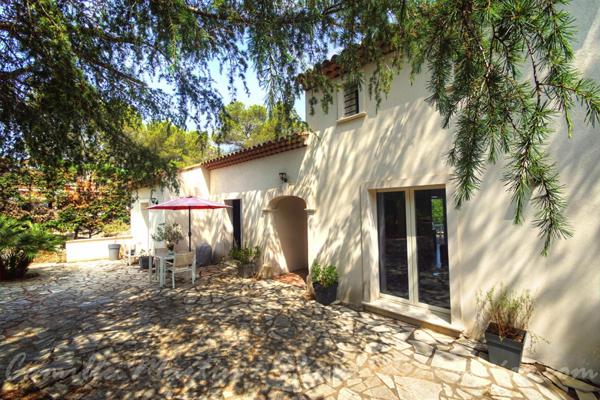 Coup de coeur à Valescure : villa avec piscine, appartement indépendant et vue dégagée sur l'Estérel