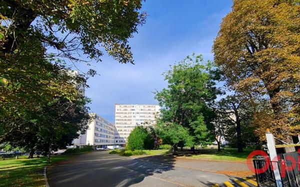 Appartement à vendre    3 pièces • 49,78 m2 Saint-Denis