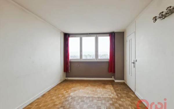 Appartement à vendre    3 pièces • 49,78 m2 Saint-Denis