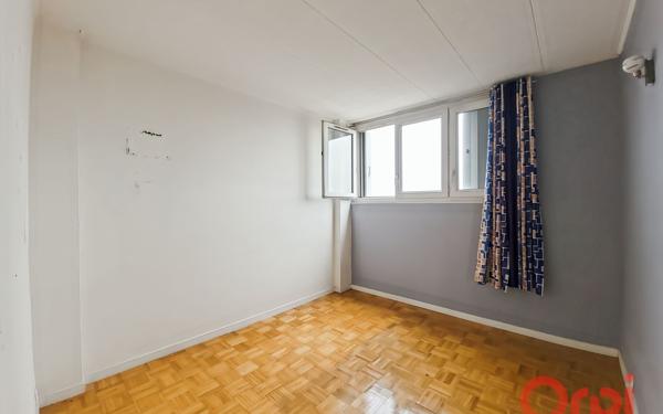 Appartement à vendre    3 pièces • 49,78 m2 Saint-Denis