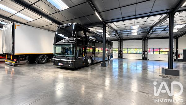 Hangar à vendre 1 900 m² Unieux