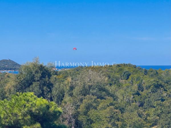 Pietrosella. Villa sur le toit . à 5 min de la plage d'Agosta et 20 min de l'aéroport d'Ajaccio