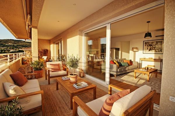 Pietrosella. Villa sur le toit . à 5 min de la plage d'Agosta et 20 min de l'aéroport d'Ajaccio