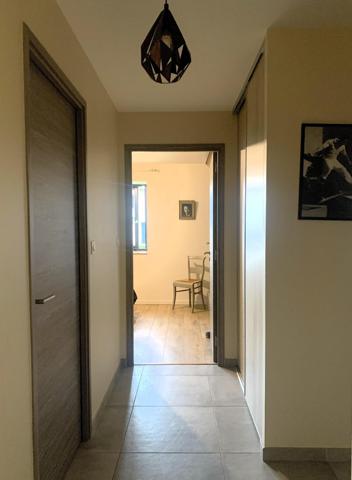 T4 avec jardin, piscine, garage, carport et caves